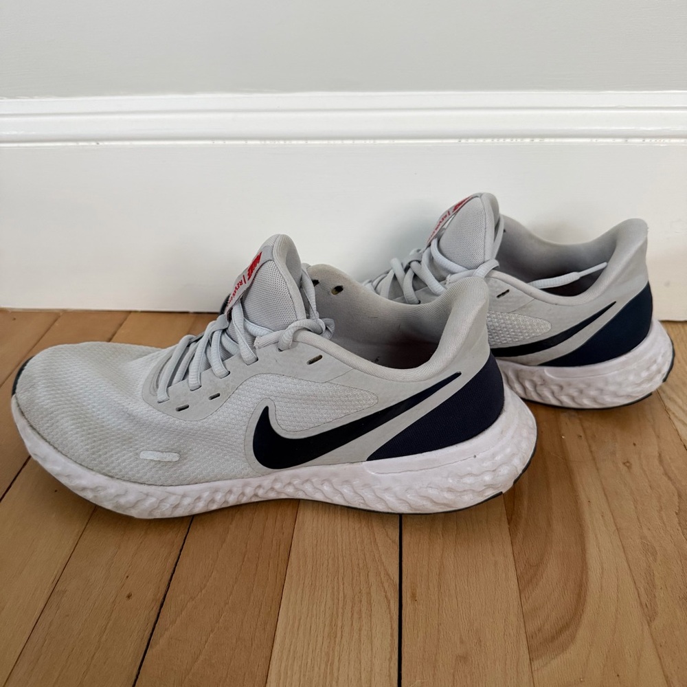 Nike | Men’s Revolution 5 sneakers, 10.5